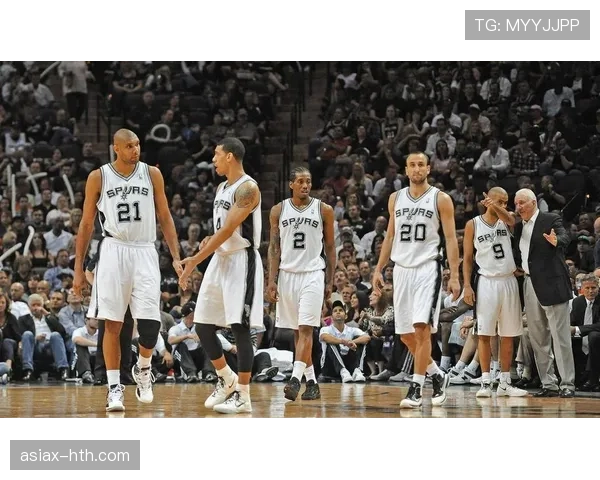 邓肯携手马刺教练组，共同探索球队新赛季发展方向