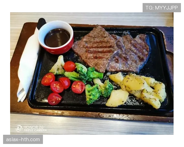 斯洛伐克国家队发布新赛季蓝白球衣，彰显球队荣耀与实力