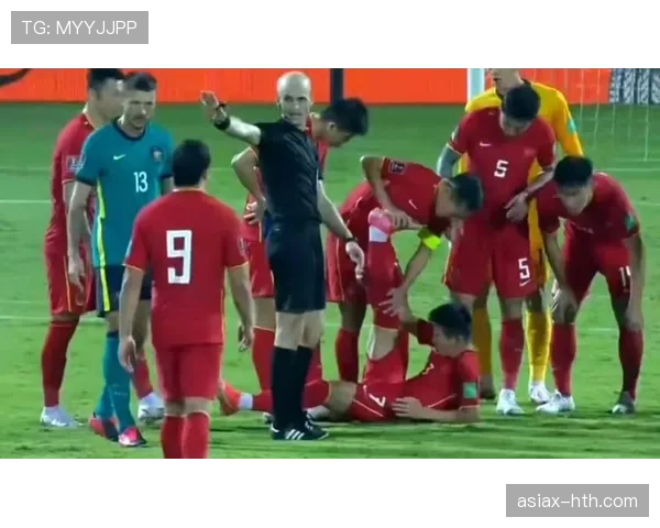 孙兴慜场上超拼，下了场连咖啡都要自己排队，好像明星也会有普通人时刻？